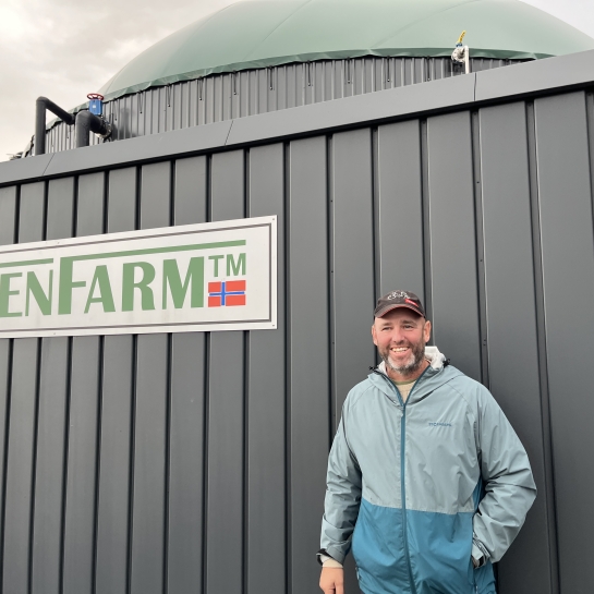 Christian Hansen foran sit GreenFarm anlæg